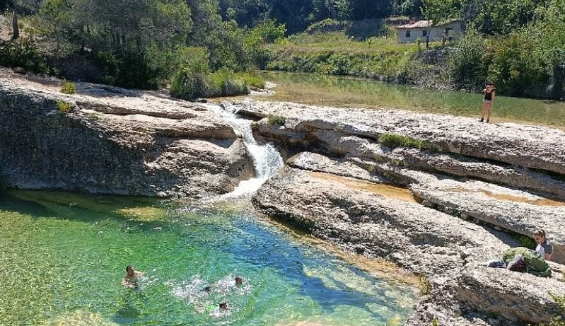 Pozas naturales de Las Pesqueras de Beceite con agua cristalina